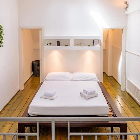 Guest Planet - Splendido Loft Dergano M3 Милан